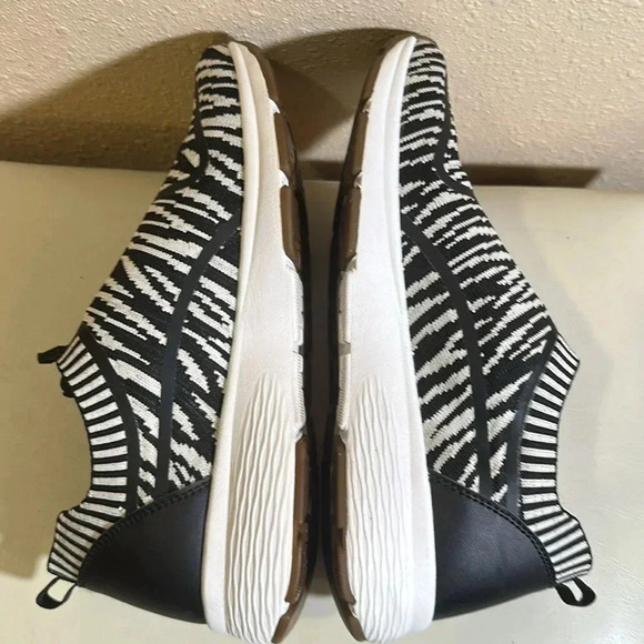 Easy spirit sneakers size 7.5 - Picture 4 of 9